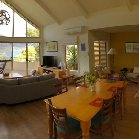 Freycinet Beach House コールズ・ベイ エクステリア 写真